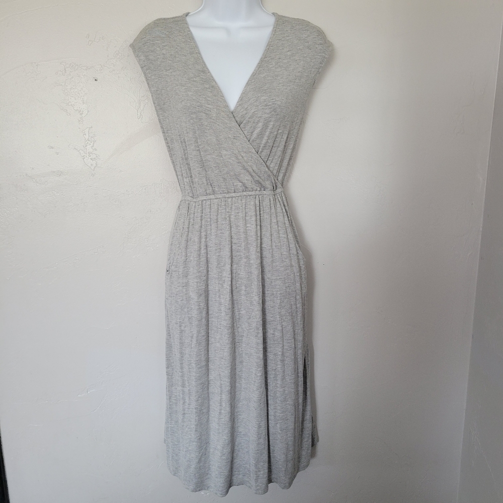 DE Collection Women's XS Heather Grey Cap Sleeve Midi Dress V-neck Keyhole Soft
